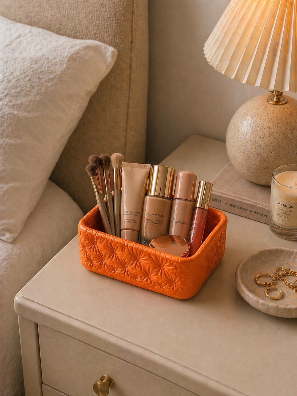 Makeup Storage Tray | Vanity Organiser for Cosmetics & Brushes | Quilted Beauty Holder | Skincare Organiser Gift