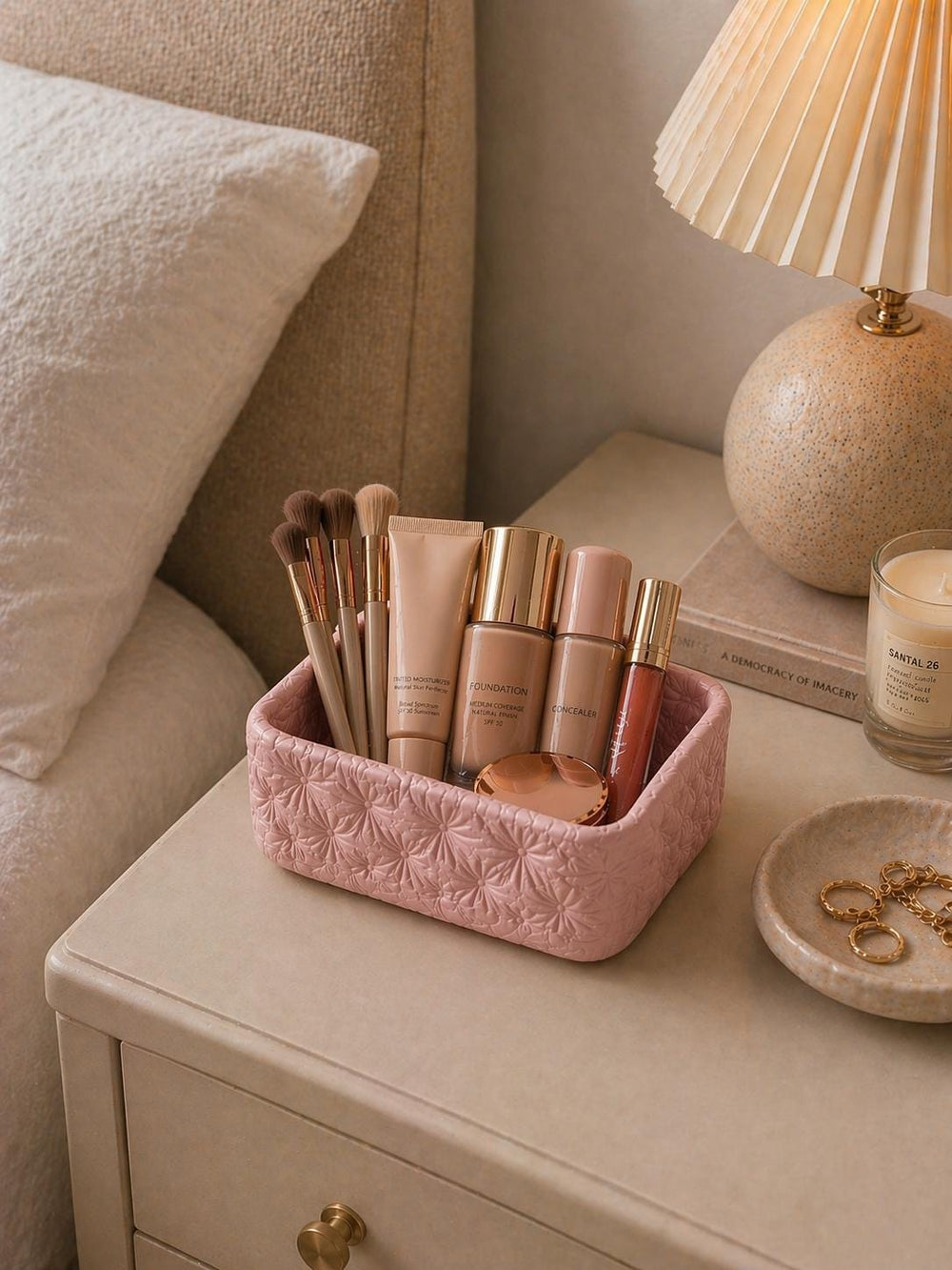 Makeup Storage Tray | Vanity Organiser for Cosmetics & Brushes | Quilted Beauty Holder | Skincare Organiser Gift